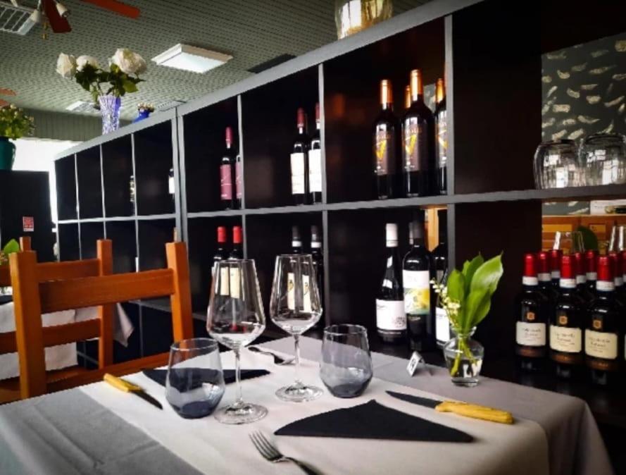 Ristorante Pizzeria Al Posta, Con Alogio Hotell Malvaglia Eksteriør bilde
